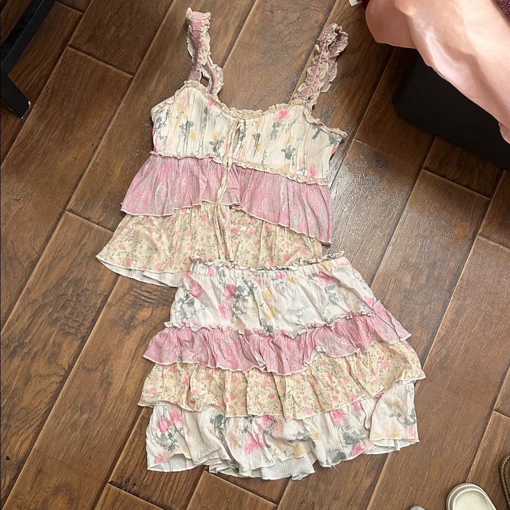 Floral Tiered Ruffle set - Picture 2 of 3